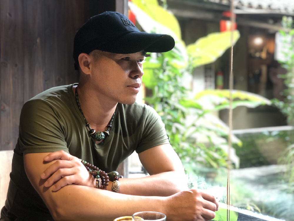 黃光華（國瓷紅葉畫院高級(jí)畫師）