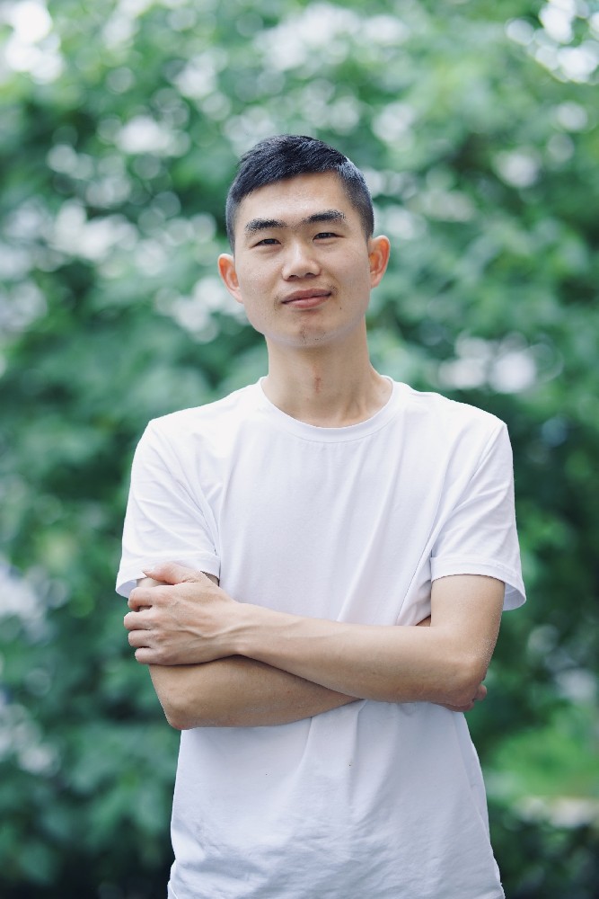 曹國(guó)來（國(guó)瓷紅葉畫院高級(jí)畫師）